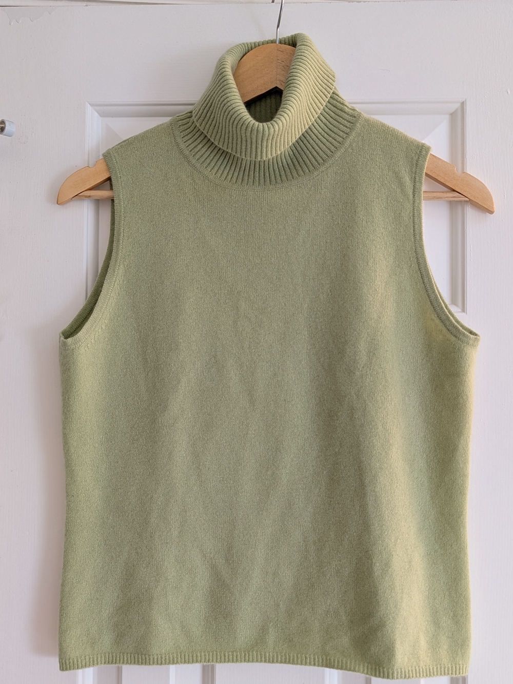 Valeries Stevens Cashmere Sleeveless Turtleneck Sweater Sage Office Casual